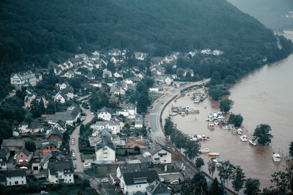 Le inondazioni in Europa hanno colpito paesi come Regno Unito, Germania, Italia, Belgio e Austria