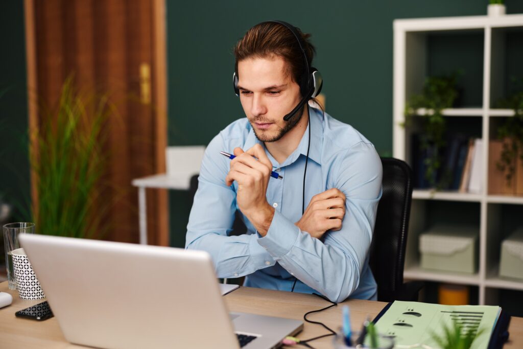 L'automazione della comunicazione con i clienti è uno dei vantaggi che un software di automazione dei flussi di lavoro può offrire a un professionista del settore immobiliare